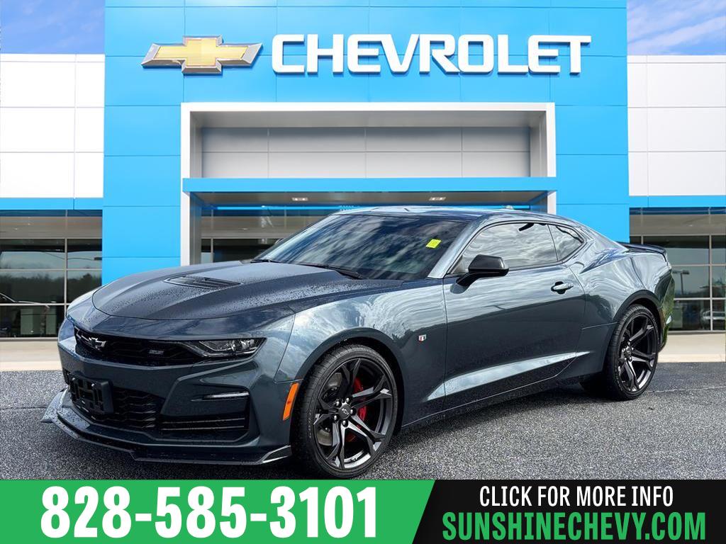 Gray (Shadow Grey Metallic) 2022 Chevrolet Camaro Coupe Rear-Wheel Drive 6-Speed Manual