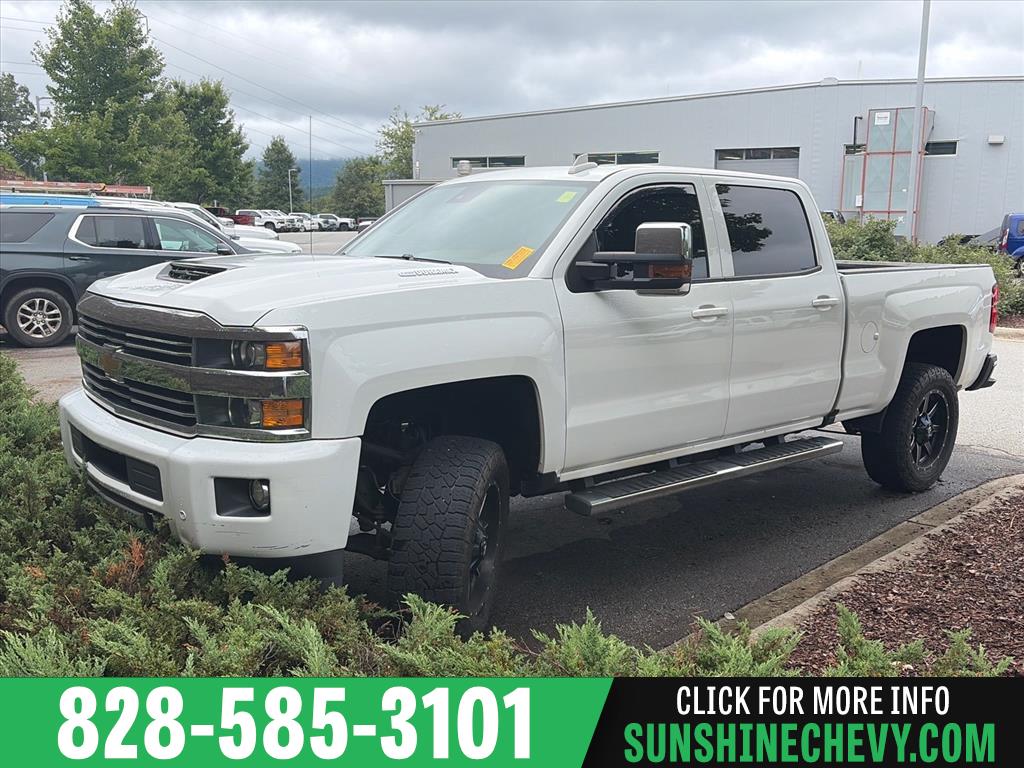 Summit White 2017 Chevrolet Silverado 2500HD Pickup Truck Four-Wheel Drive 6-Speed Automatic