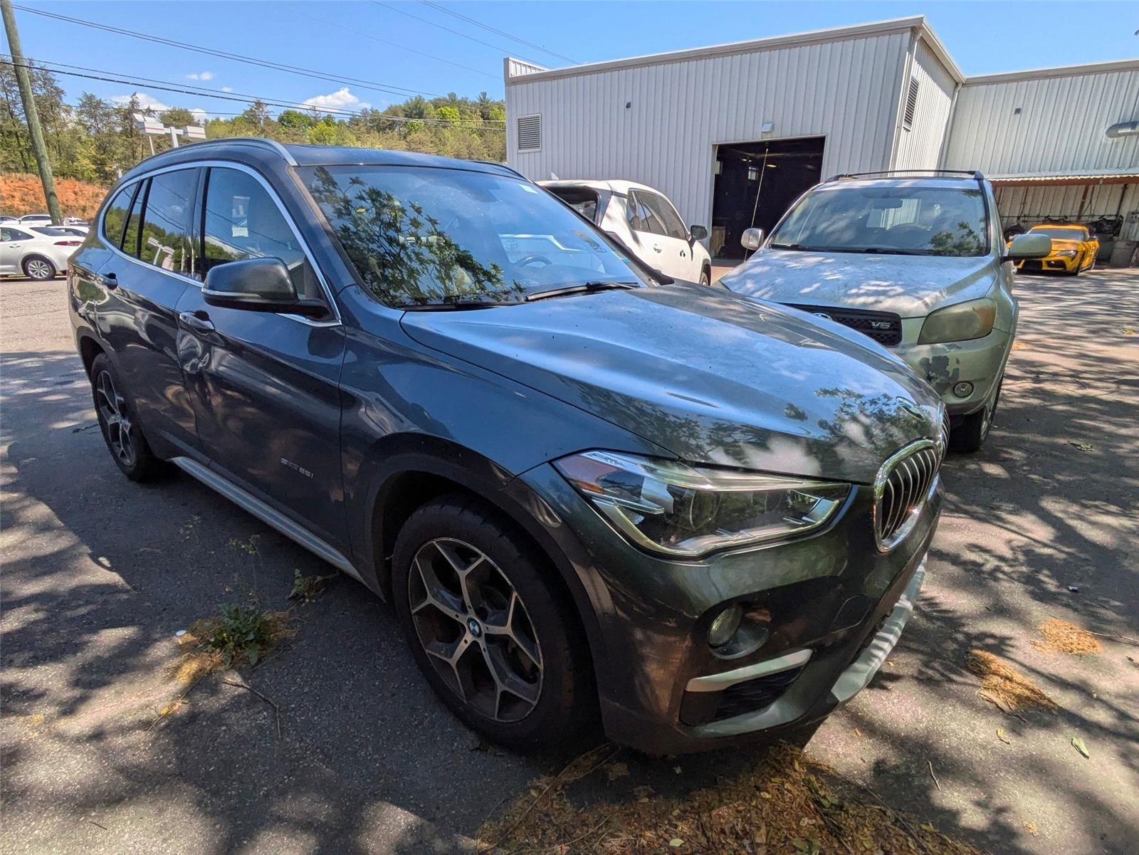 Mineral Gray Metallic 2017 BMW X1 sDrive28i FWD SUV / Crossover Front-Wheel Drive 8-Speed Automatic