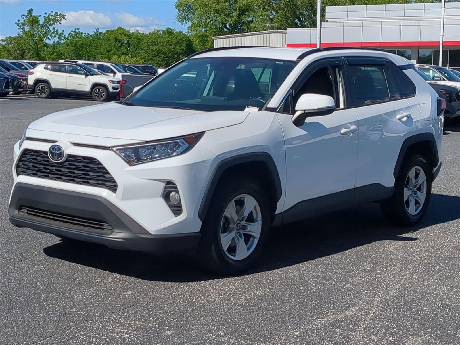 Super White 2020 Toyota RAV4 XLE FWD SUV / Crossover Front-Wheel Drive Automatic