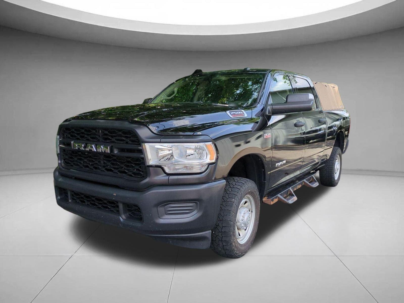Diamond Black Crystal Pearlcoat 2020 RAM 2500 Tradesman Crew Cab 4WD Pickup Truck Four-Wheel Drive 8-Speed Automatic