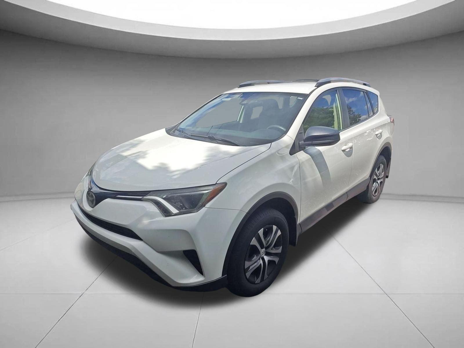 Super White 2017 Toyota RAV4 SUV / Crossover Front-Wheel Drive Automatic
