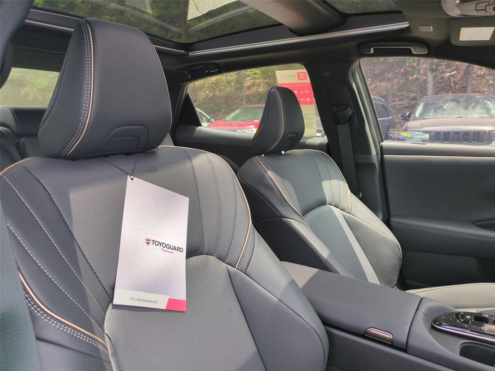 New 2026 Oxygen White Toyota Platinum image 35