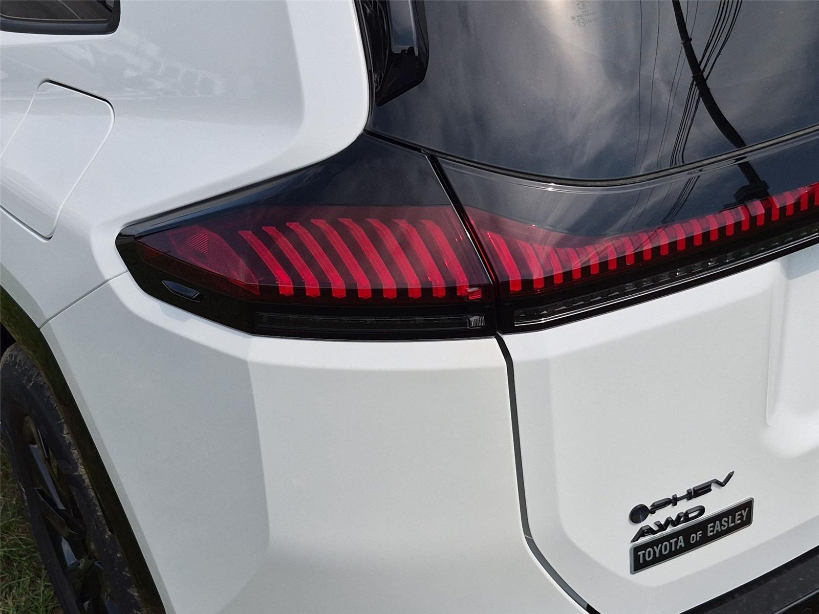 New 2026 Ice Cap Toyota SE image 12