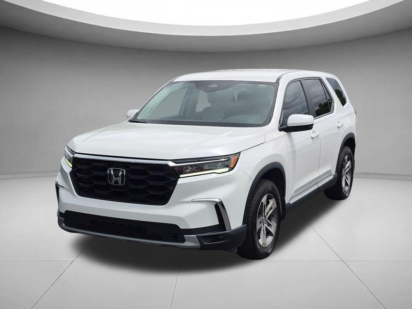 Platinum White Pearl 2023 Honda Pilot SUV / Crossover Front-Wheel Drive Automatic