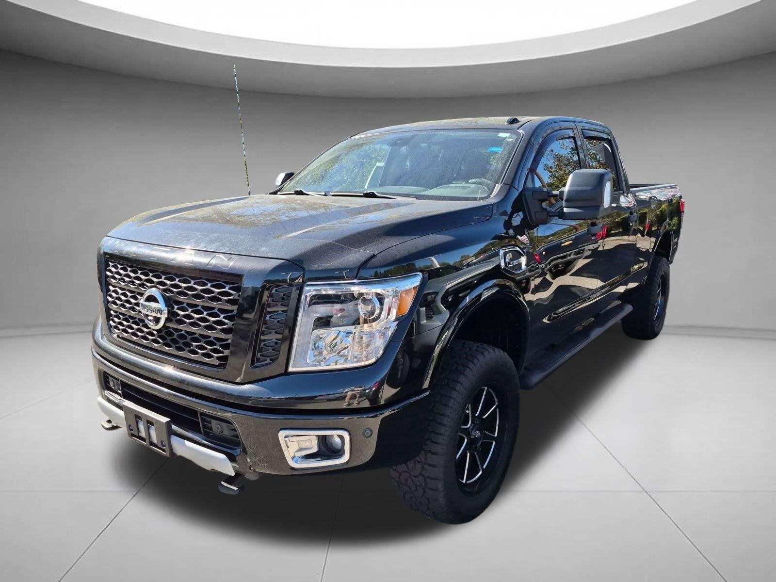 2017 Nissan Titan XD PRO-4X Crew Cab 4WD