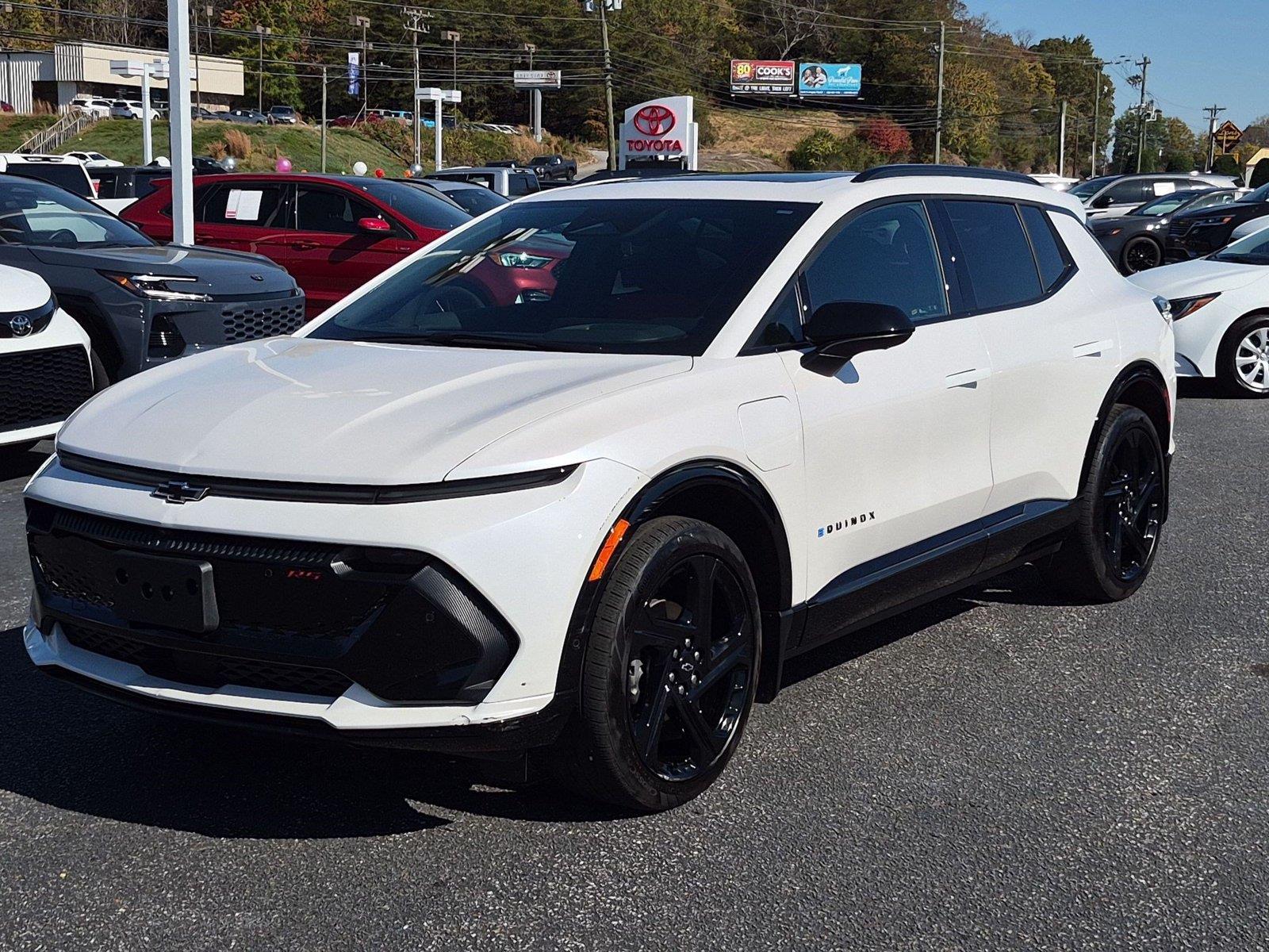 White (Iridescent Pearl Tricoat) 2025 Chevrolet Equinox EV SUV / Crossover All-Wheel Drive Automatic