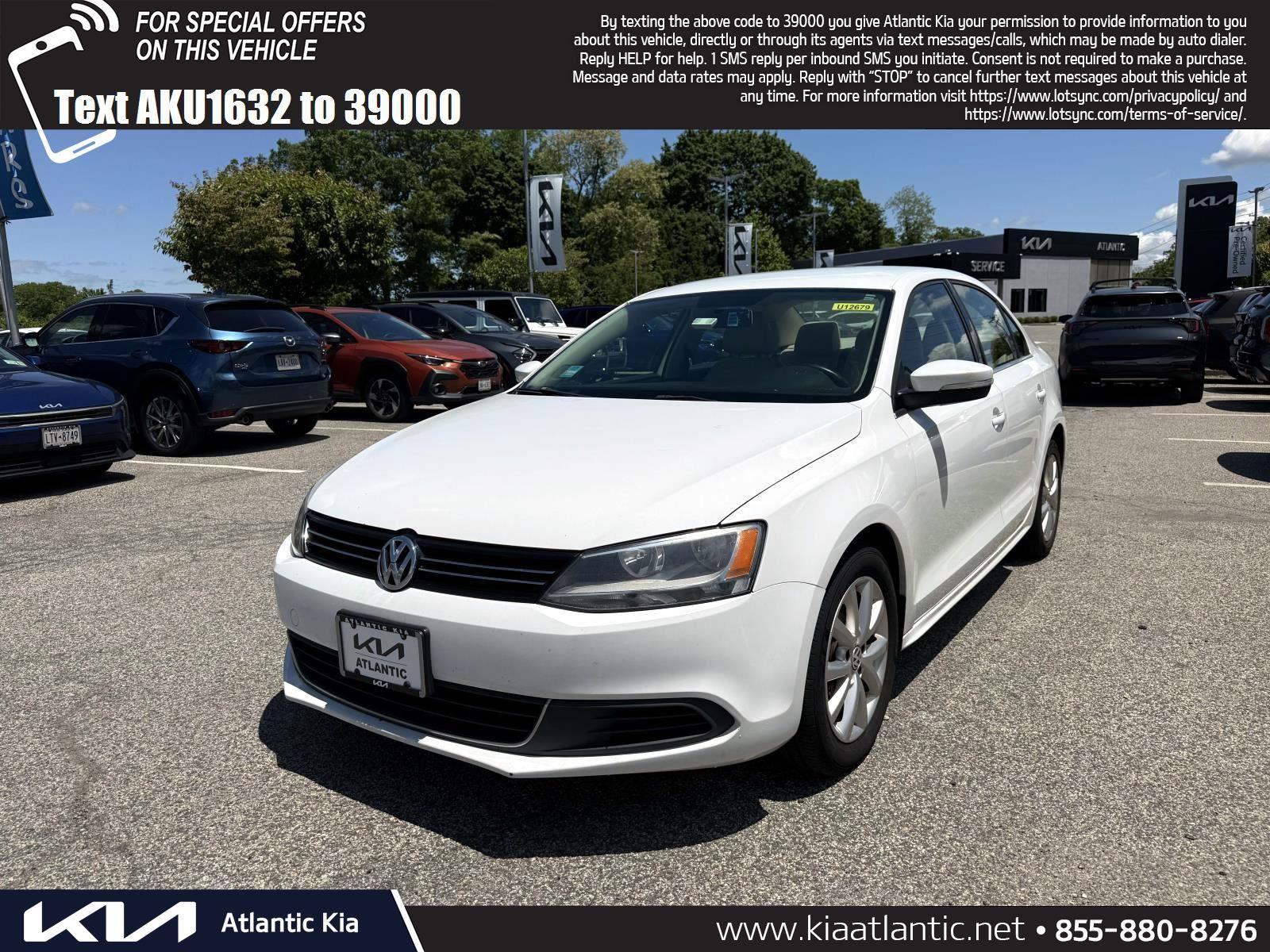 Pure White 2014 Volkswagen Jetta SE with Connectivity Sedan Front-Wheel Drive Automatic