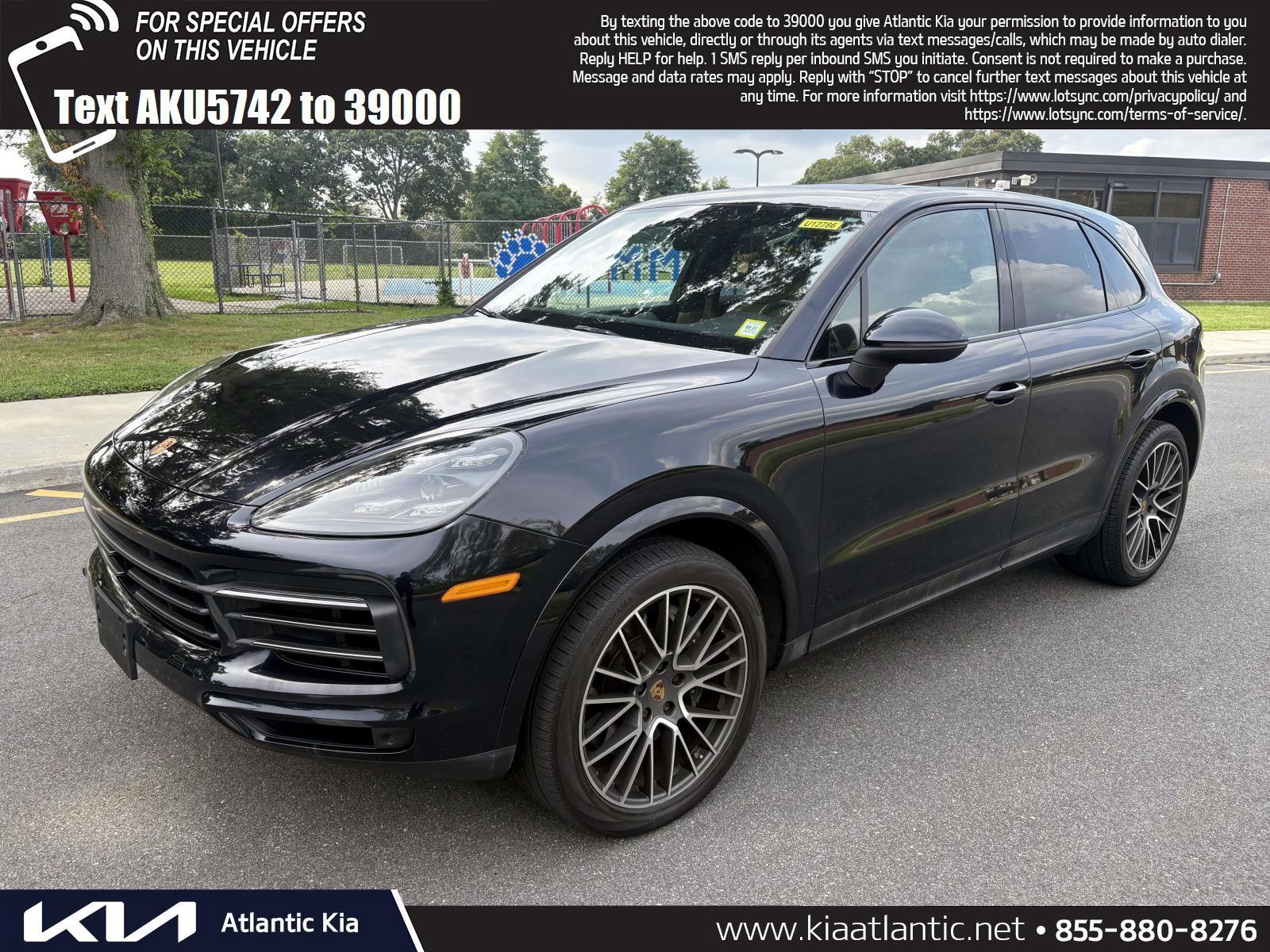 Moonlight Blue Metallic 2022 Porsche Cayenne SUV / Crossover All-Wheel Drive Automatic