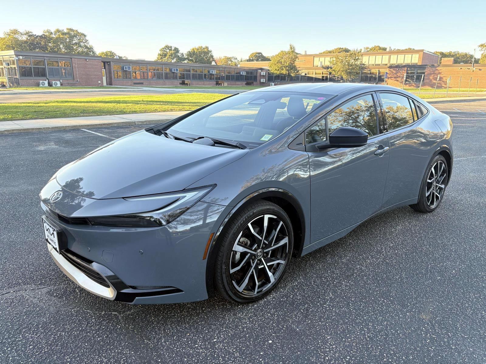 Guardian Gray 2024 Toyota Prius Prime Hatchback Front-Wheel Drive Continuously Variable Transmission