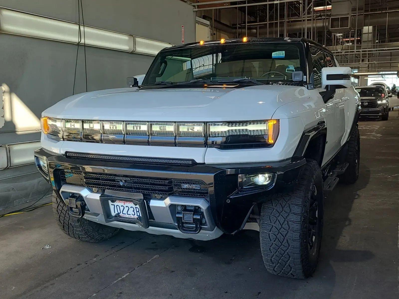Interstellar White 2024 GMC Hummer EV Pickup Pickup Truck All-Wheel Drive Automatic