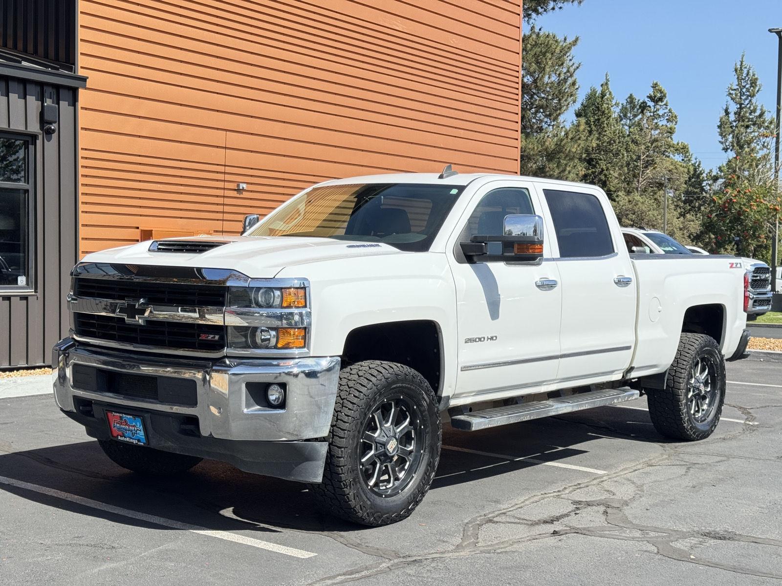 Summit White 2017 Chevrolet Silverado 2500HD Pickup Truck Four-Wheel Drive 6-Speed Automatic