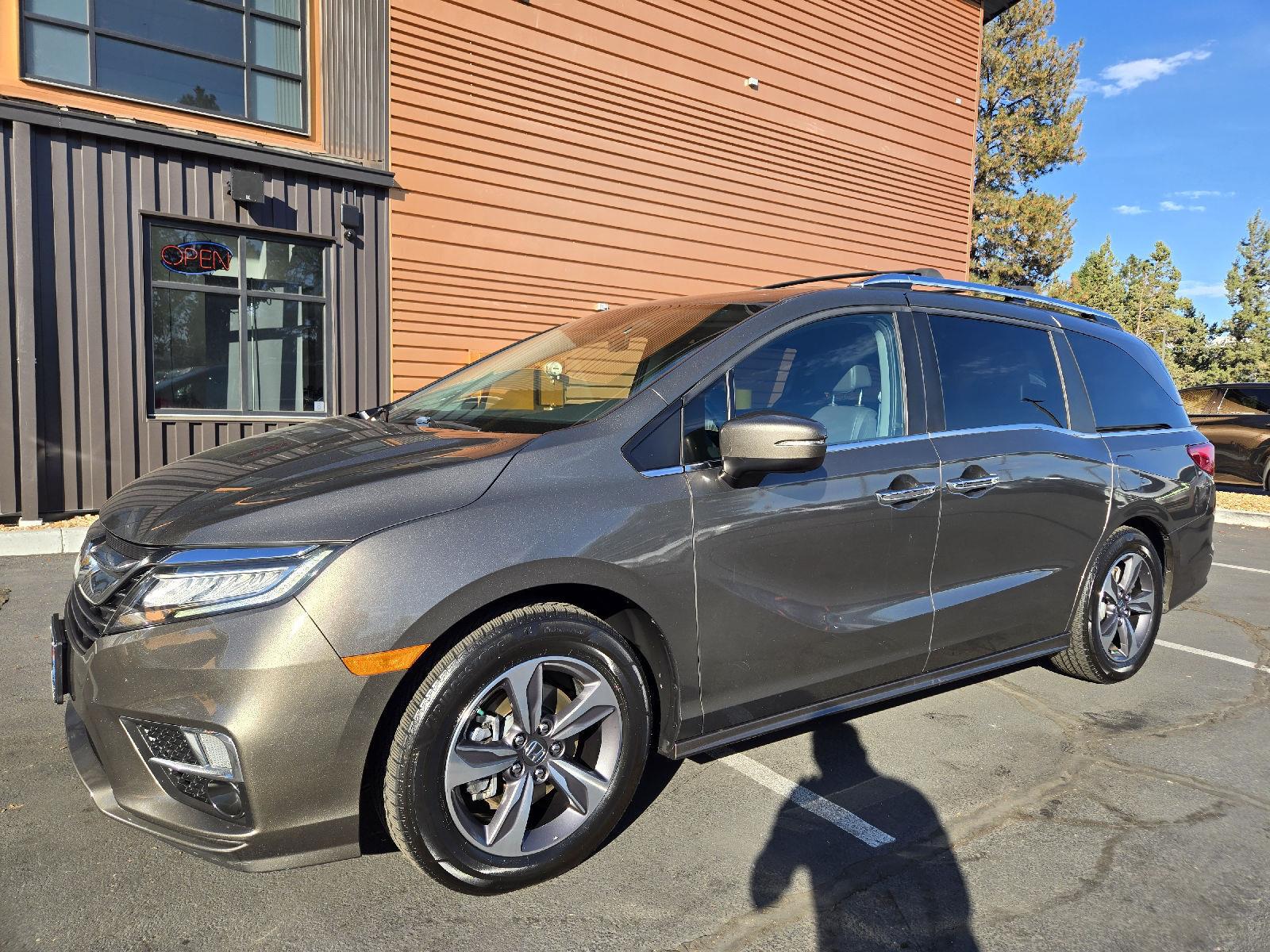  2018 Honda Odyssey Touring FWD   