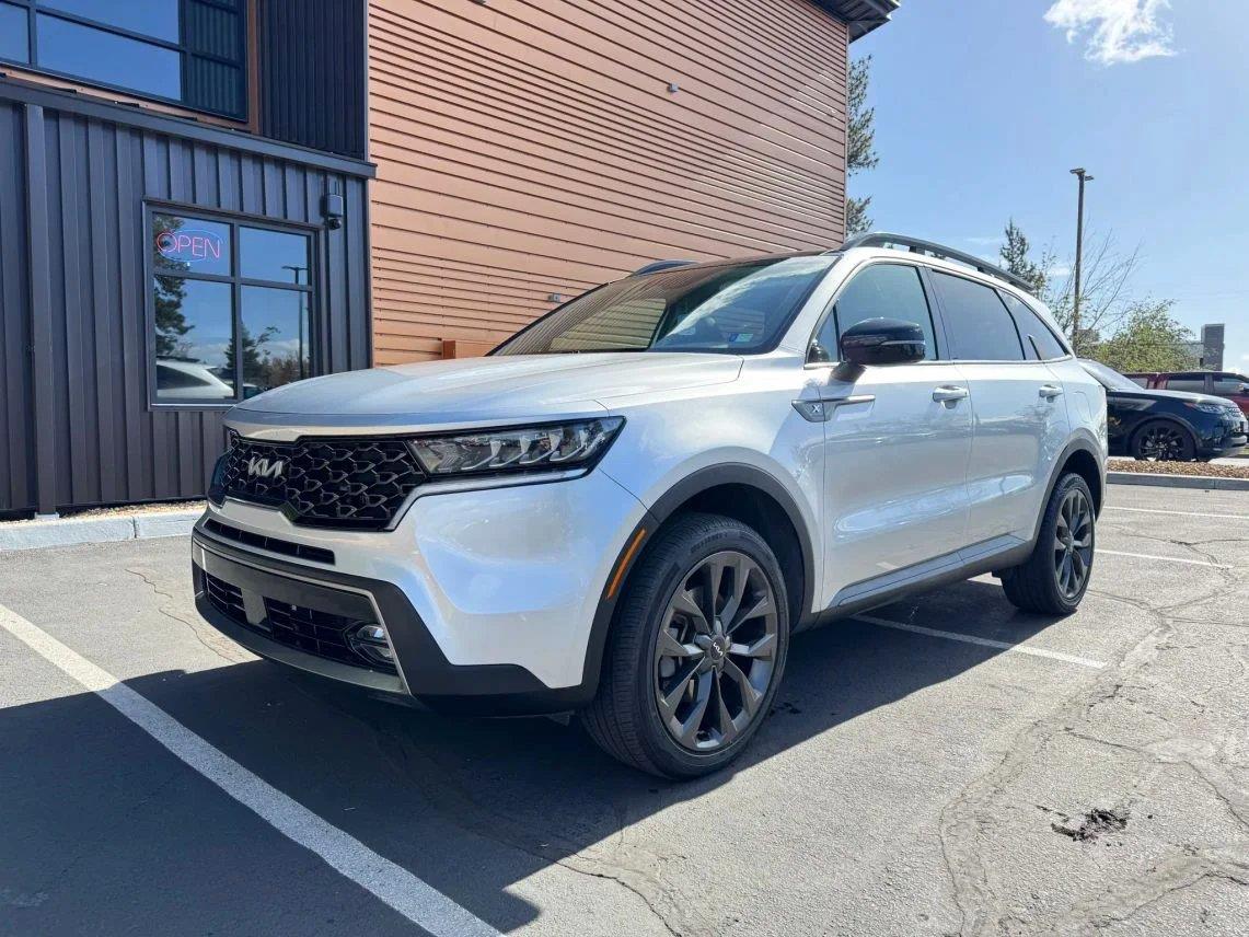 Sparkling Silver 2022 Kia Sorento SUV / Crossover All-Wheel Drive 8-Speed Dual Clutch