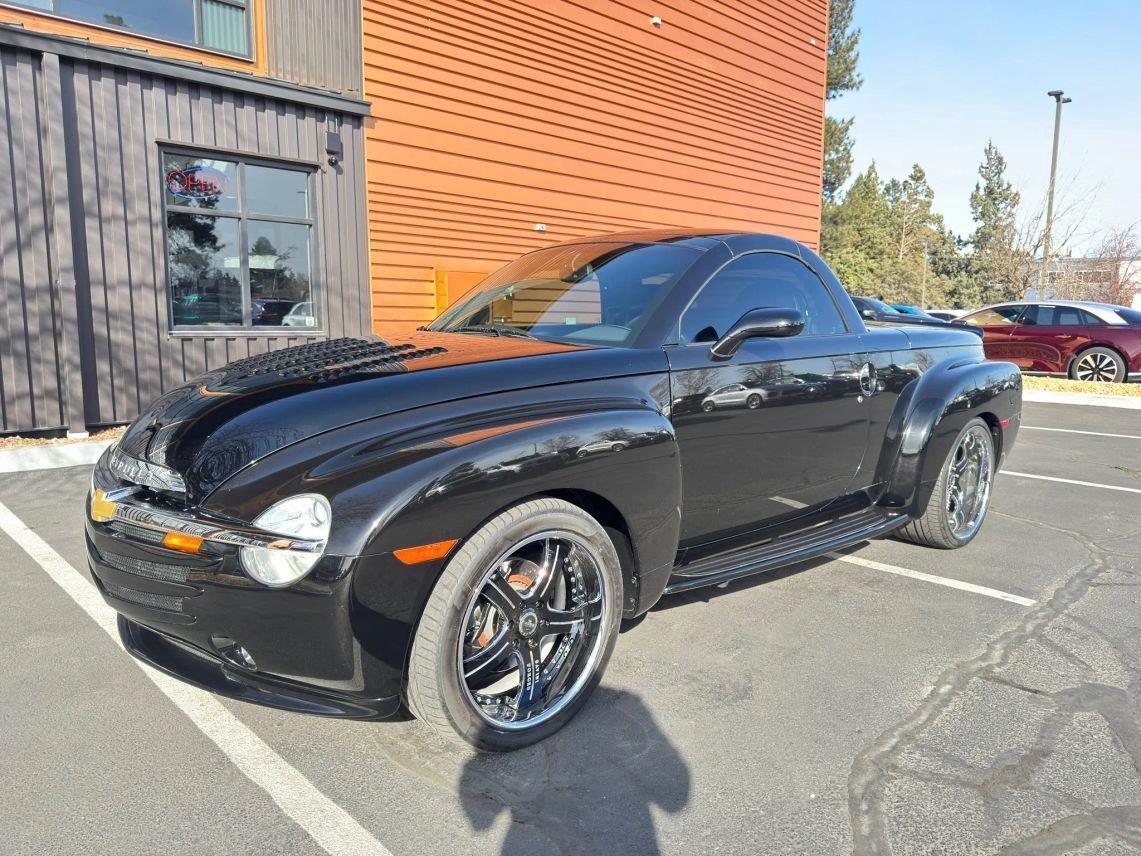 Smokin' Asphalt 2004 Chevrolet SSR Convertible Rear-Wheel Drive 4-Speed Automatic Overdrive