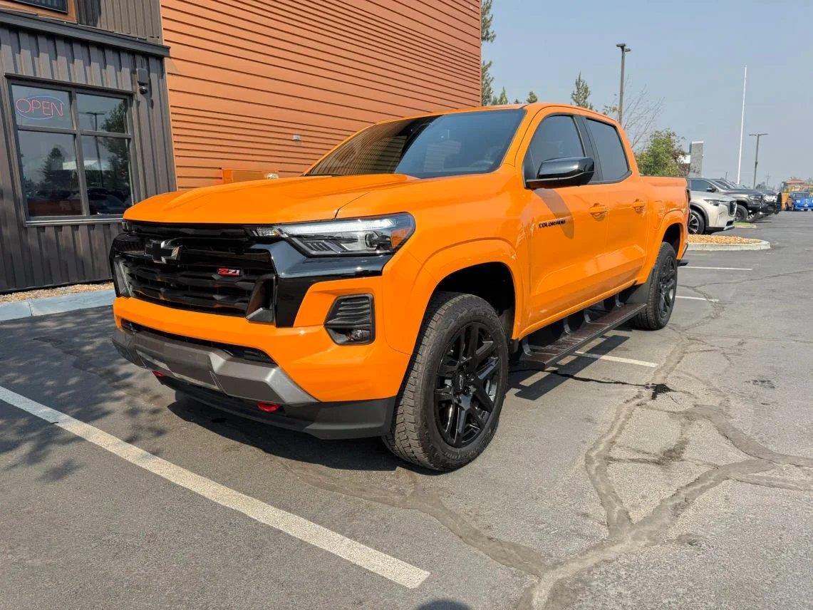 Sunrise Orange 2025 Chevrolet Colorado Pickup Truck Four-Wheel Drive 8-Speed Automatic
