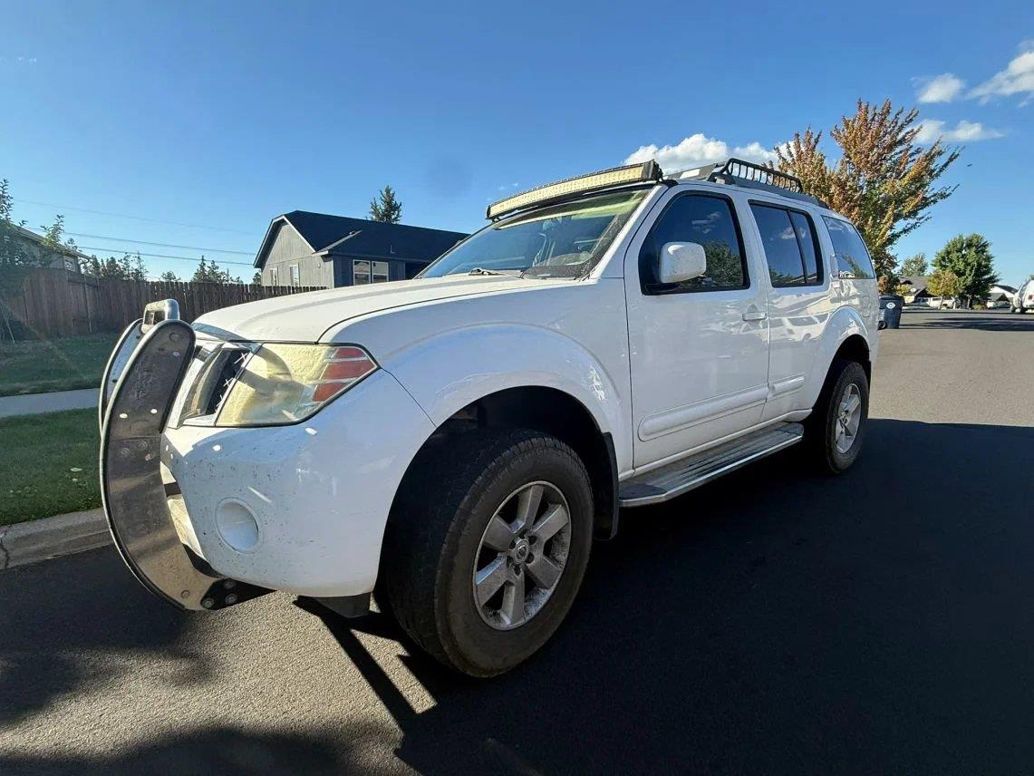 2010 Nissan Pathfinder SE 4WD
