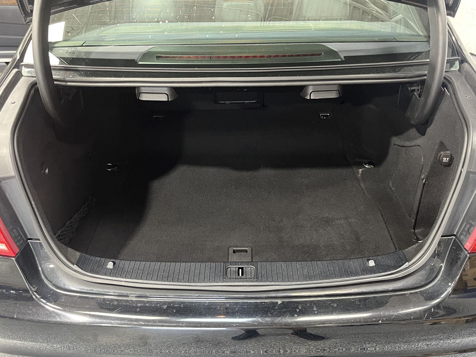 2014 Mercedes Benz E photo 6