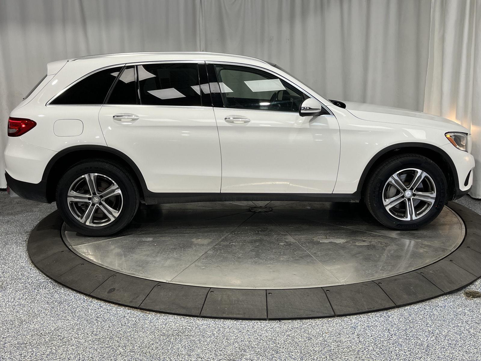 2016 Mercedes Benz GLC 300 photo 8