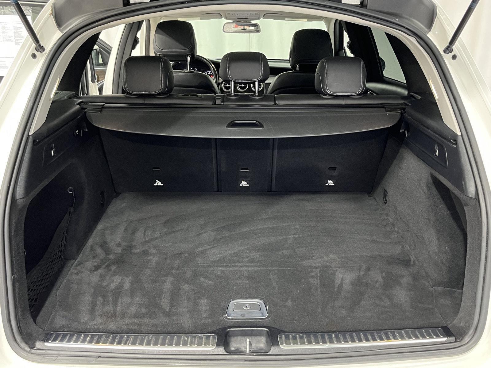 2016 Mercedes Benz GLC 300 photo 11