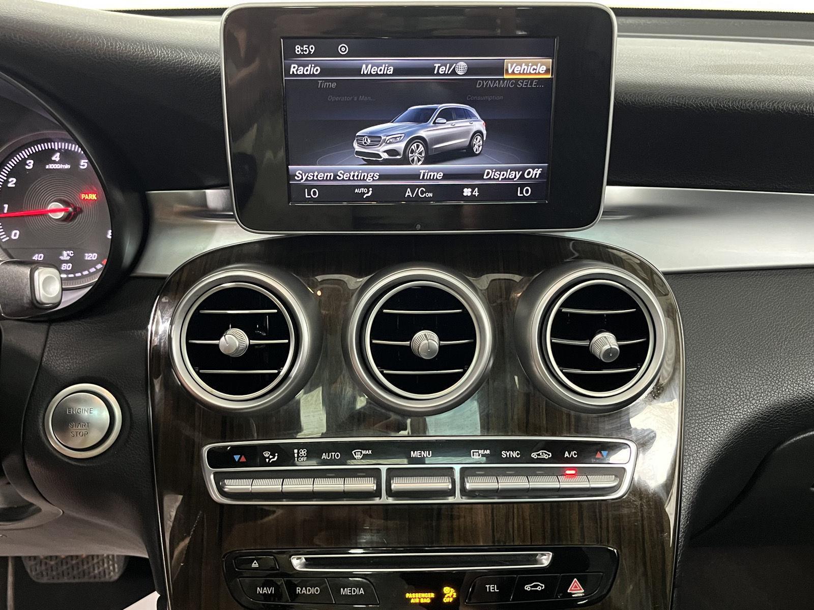2016 Mercedes Benz GLC 300 photo 16