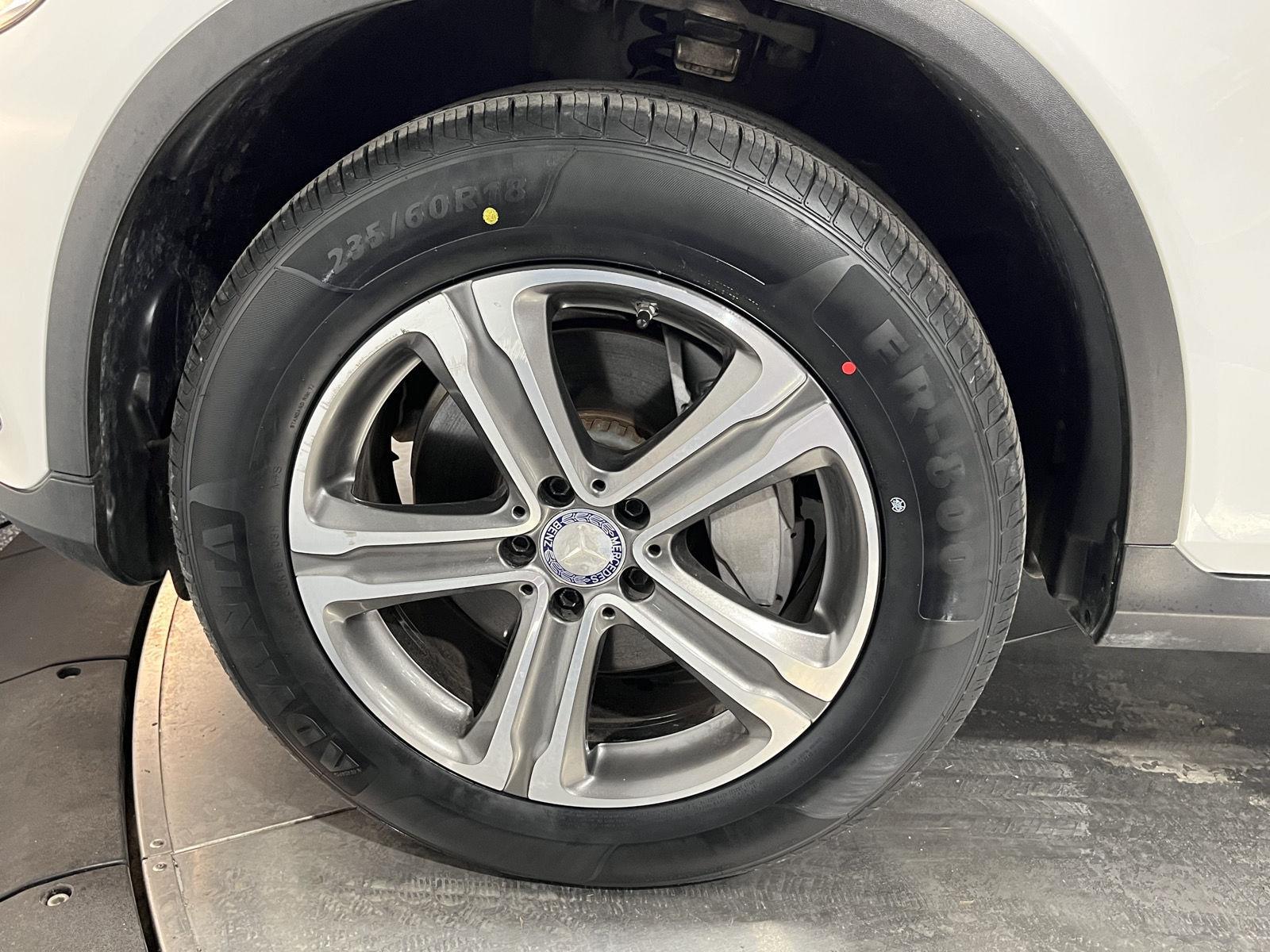 2016 Mercedes Benz GLC 300 photo 19