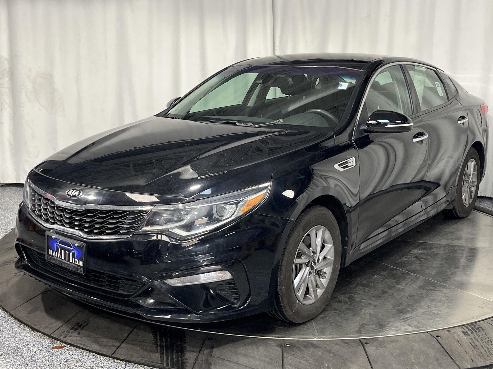 2020 Kia Optima LX photo 3