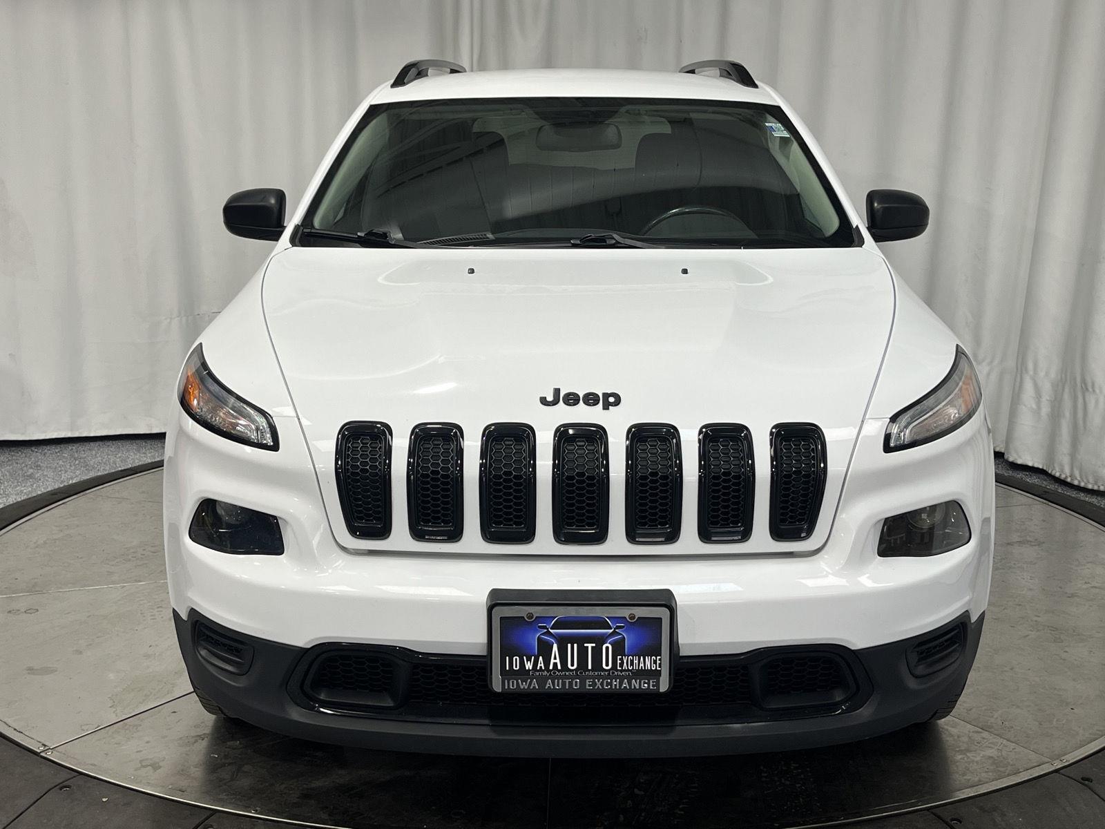 2017 Jeep Cherokee Altitude photo 2