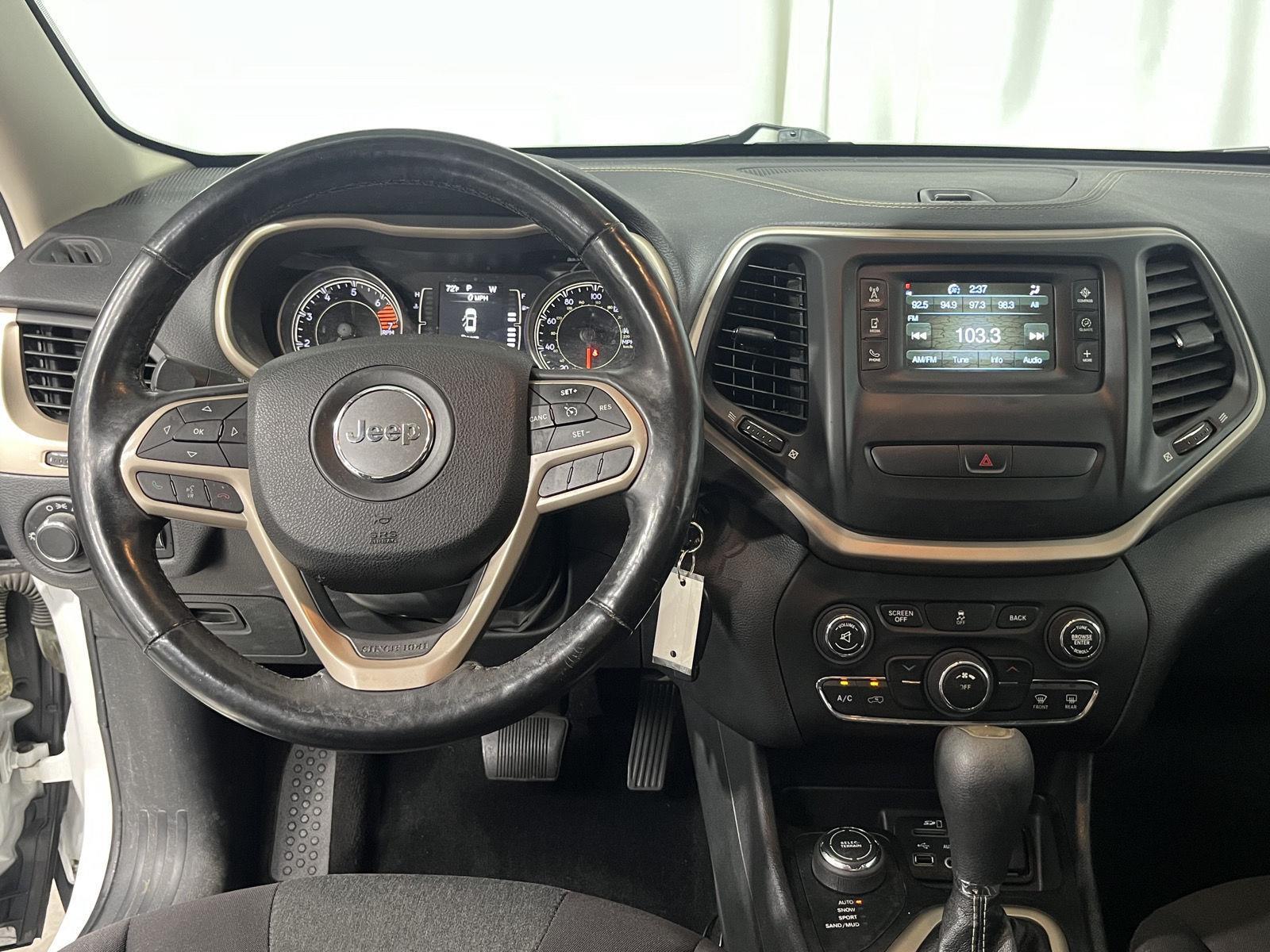 2017 Jeep Cherokee Altitude photo 12