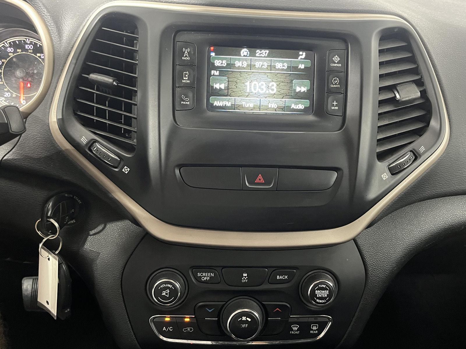 2017 Jeep Cherokee Altitude photo 14