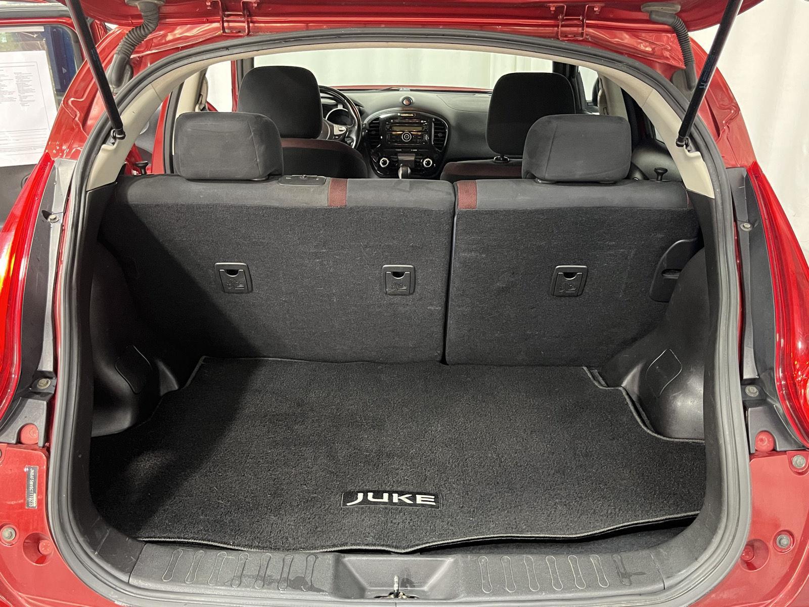 2012 Nissan Juke SV photo 11