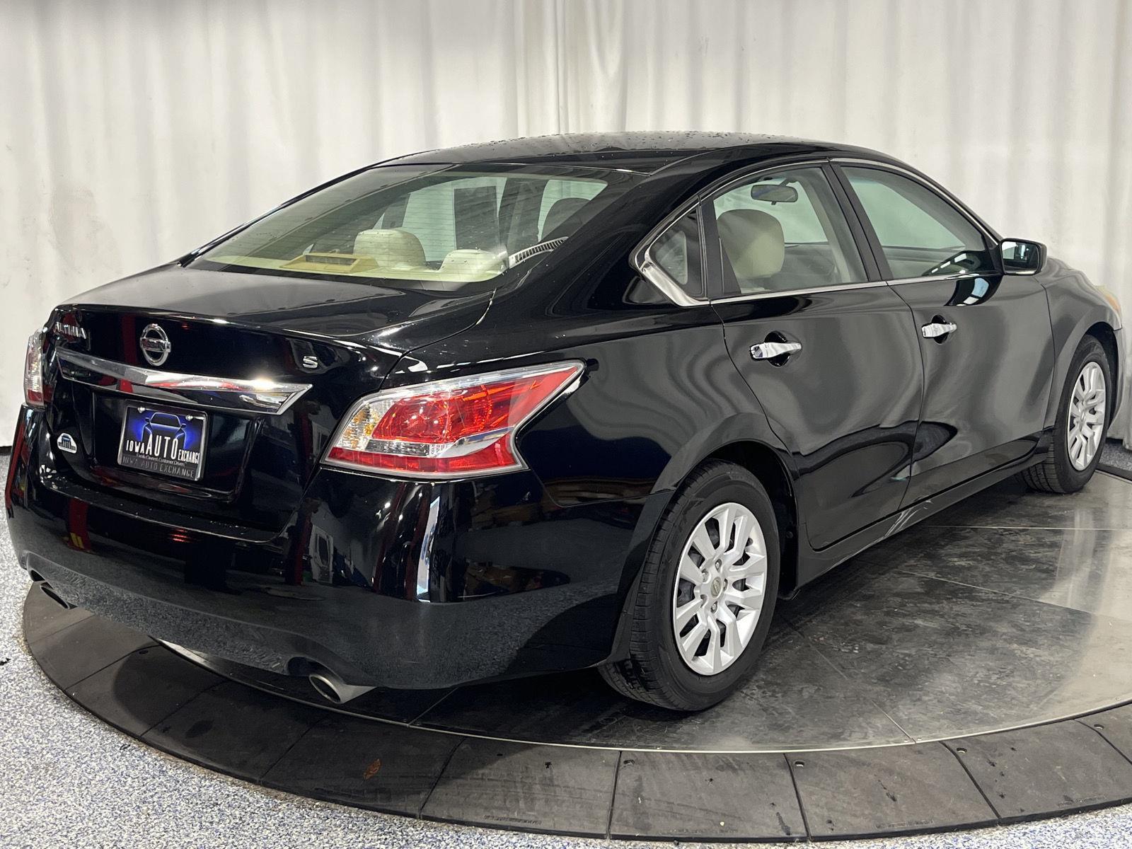 2015 Nissan Altima 2.5 S photo 6