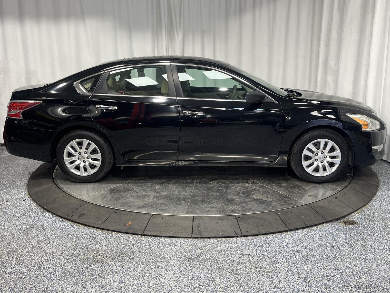 2015 Nissan Altima 2.5 S photo 7