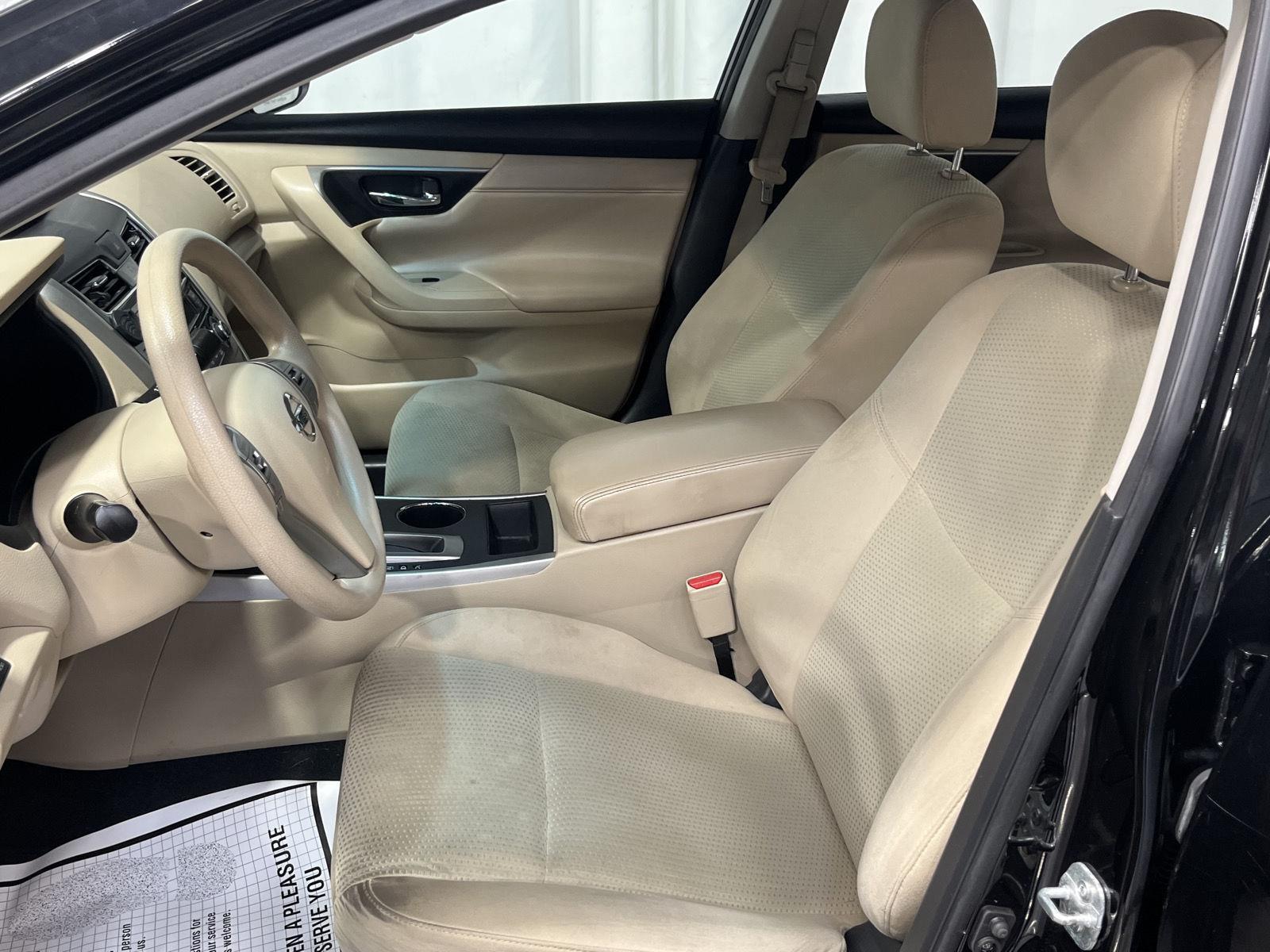 2015 Nissan Altima 2.5 S photo 8