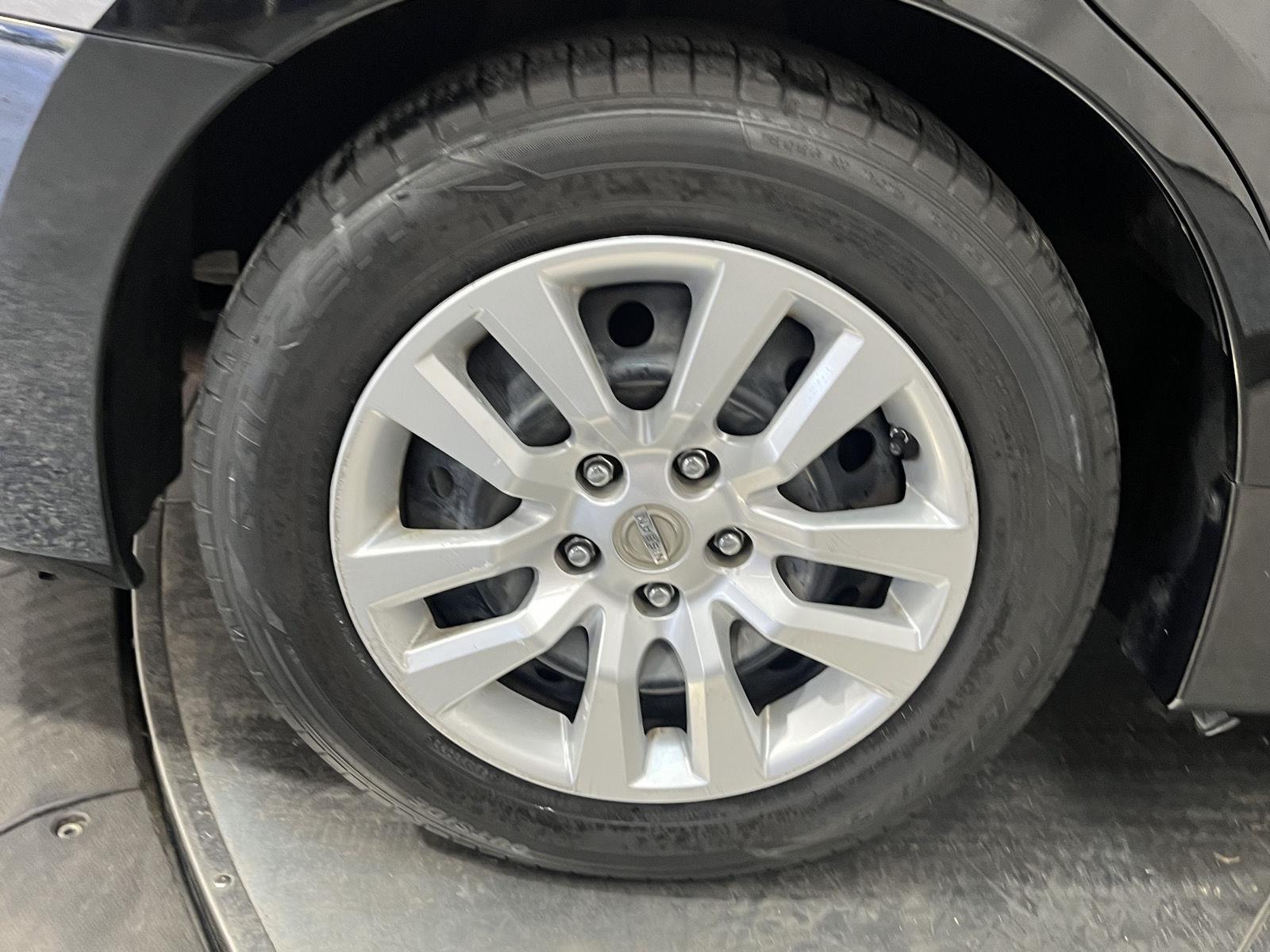 2015 Nissan Altima 2.5 S photo 16