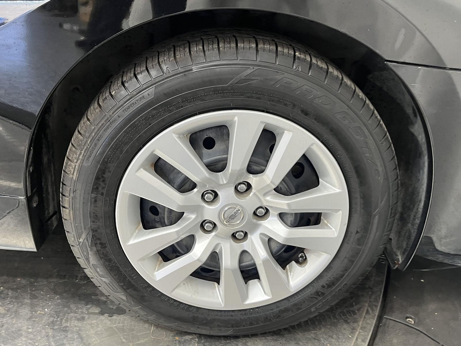 2015 Nissan Altima 2.5 S photo 17