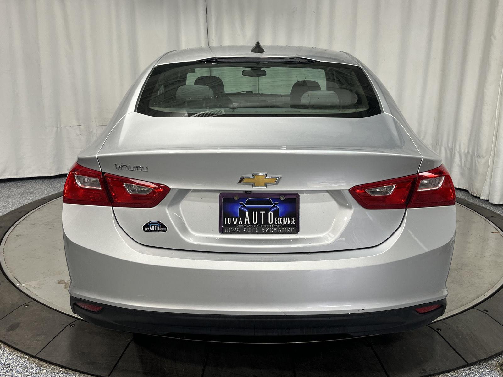 2018 Chevrolet Malibu LS photo 6