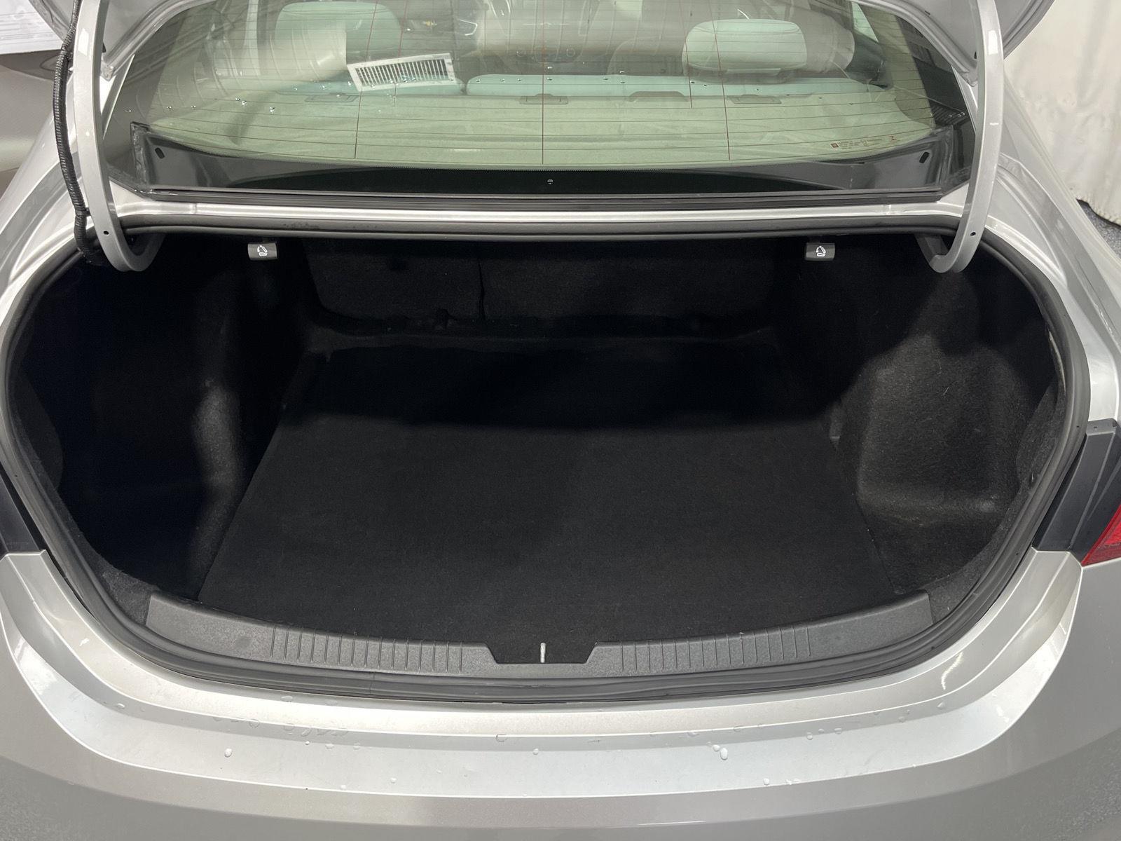 2018 Chevrolet Malibu LS photo 11