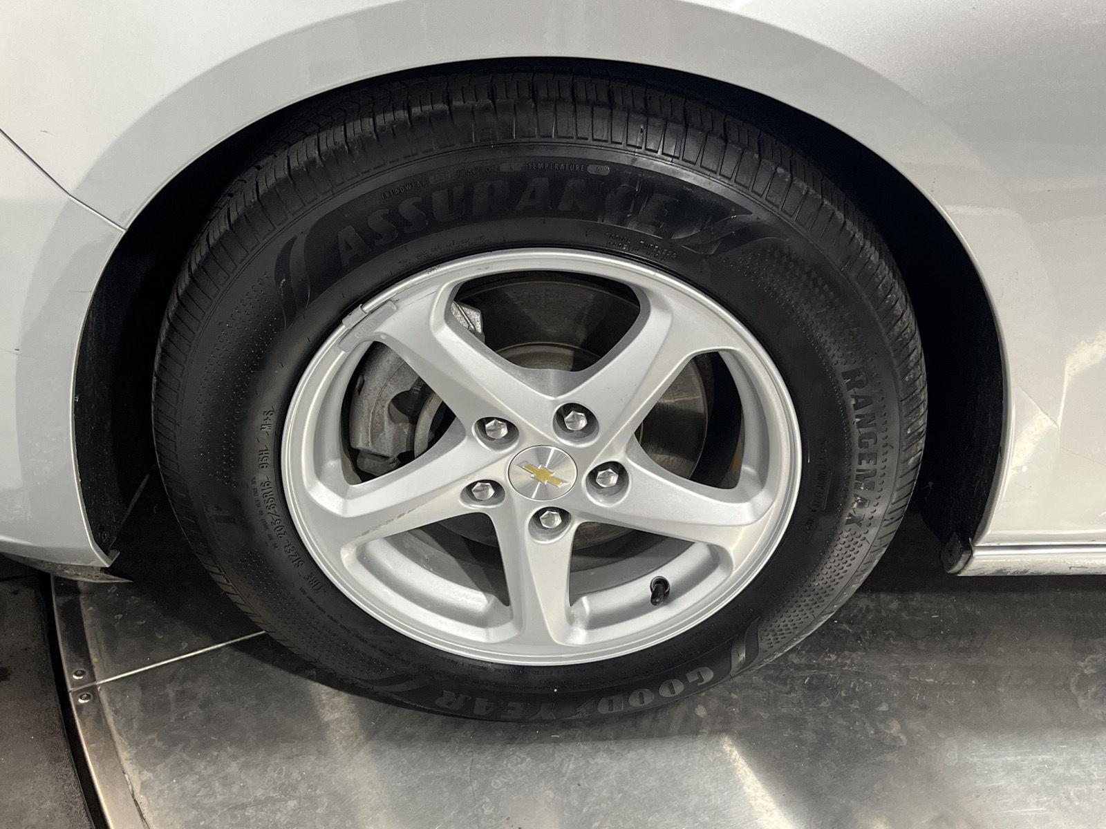 2018 Chevrolet Malibu LS photo 17