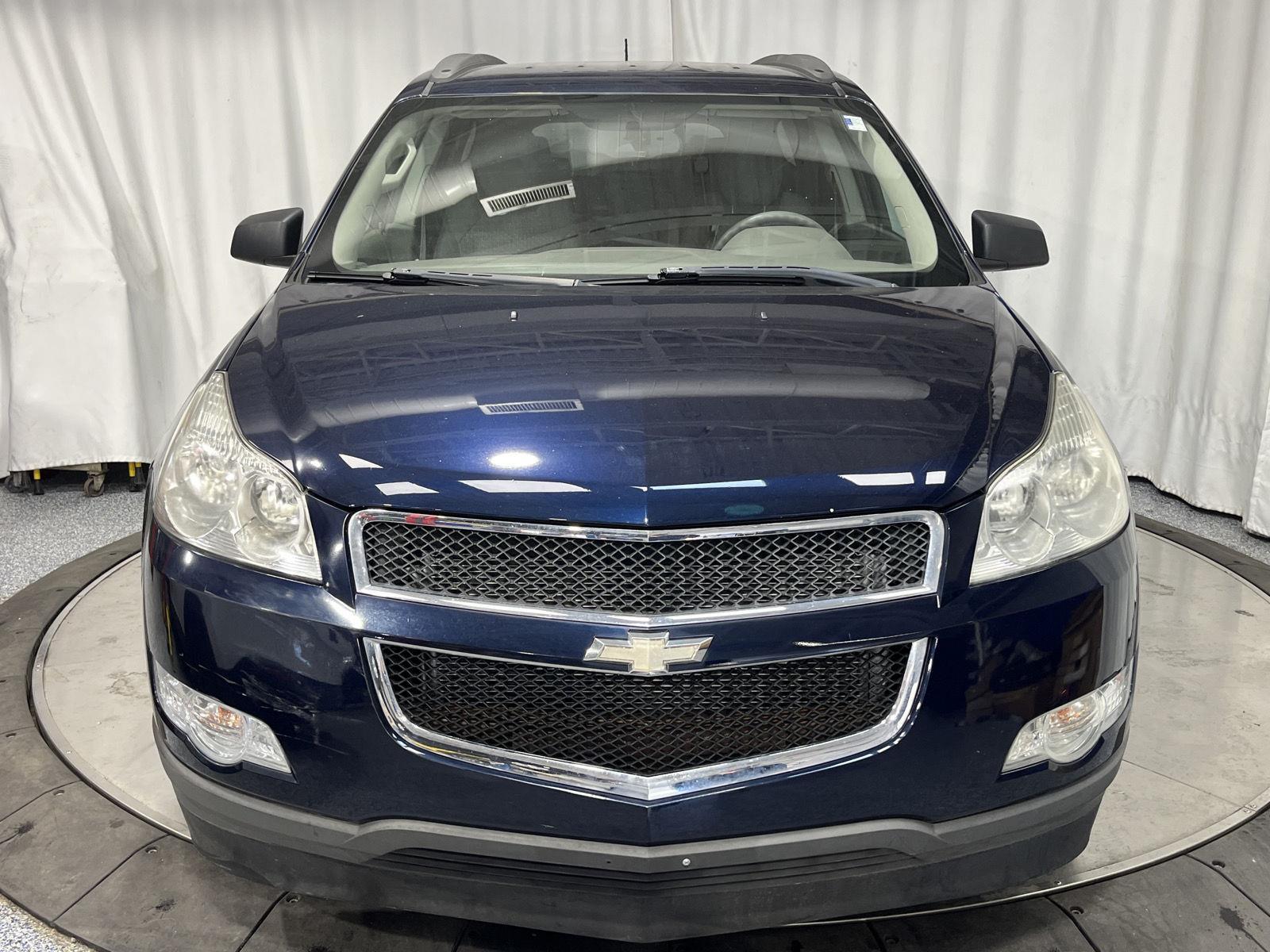 2011 Chevrolet Traverse LS photo 2