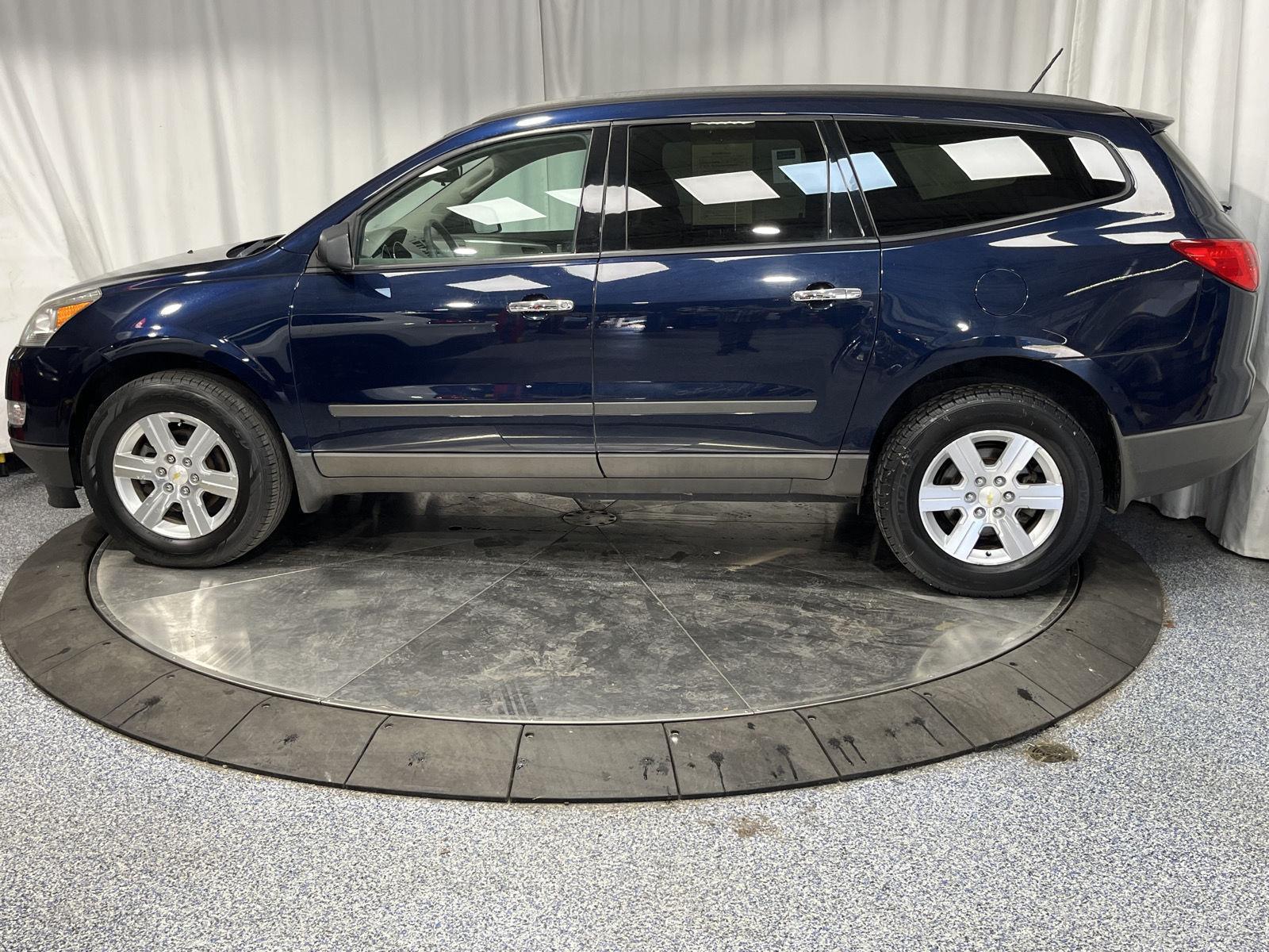 2011 Chevrolet Traverse LS photo 4