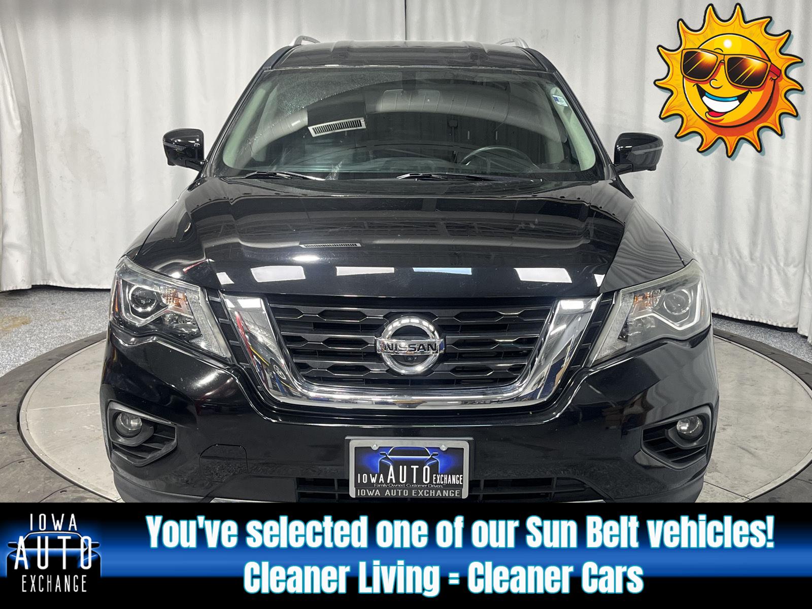 2020 Nissan Pathfinder SL's photo