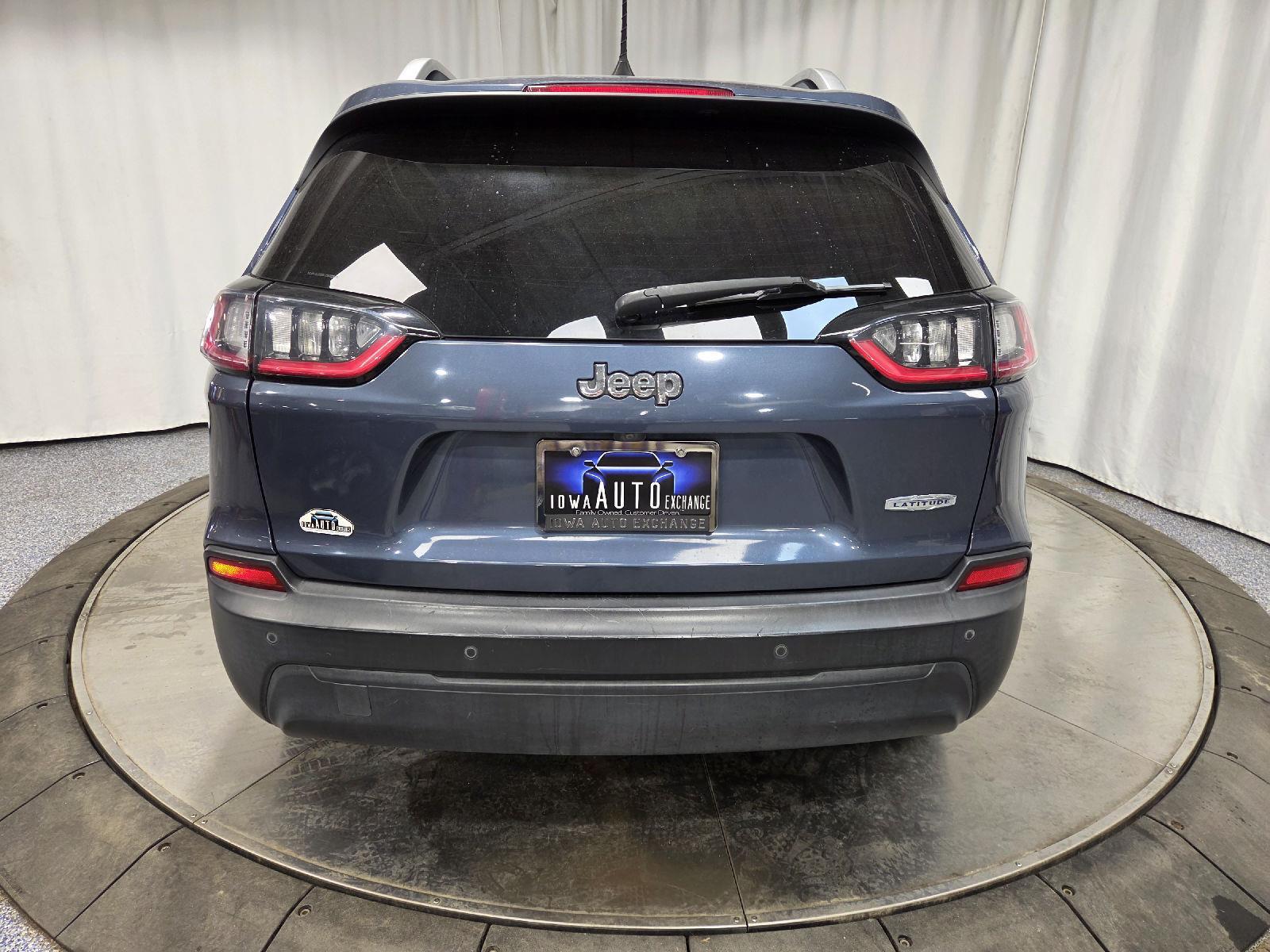 View vehicle photo 6