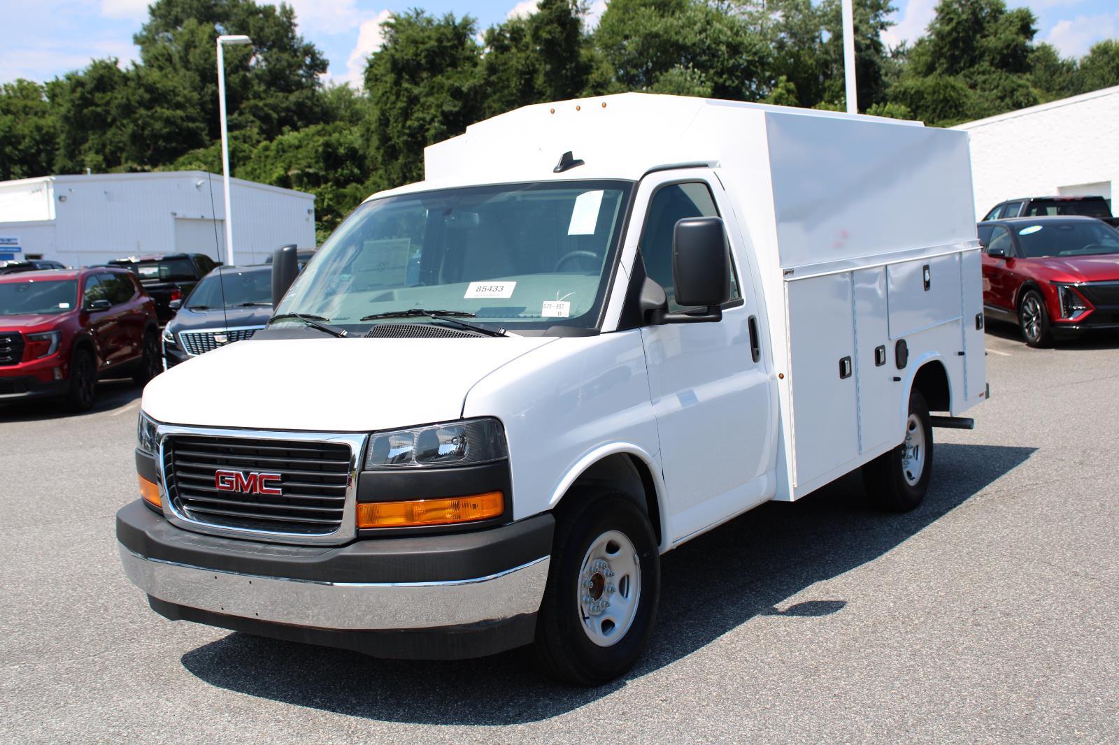 2025 GMC Savana Commercial Cutaway 
