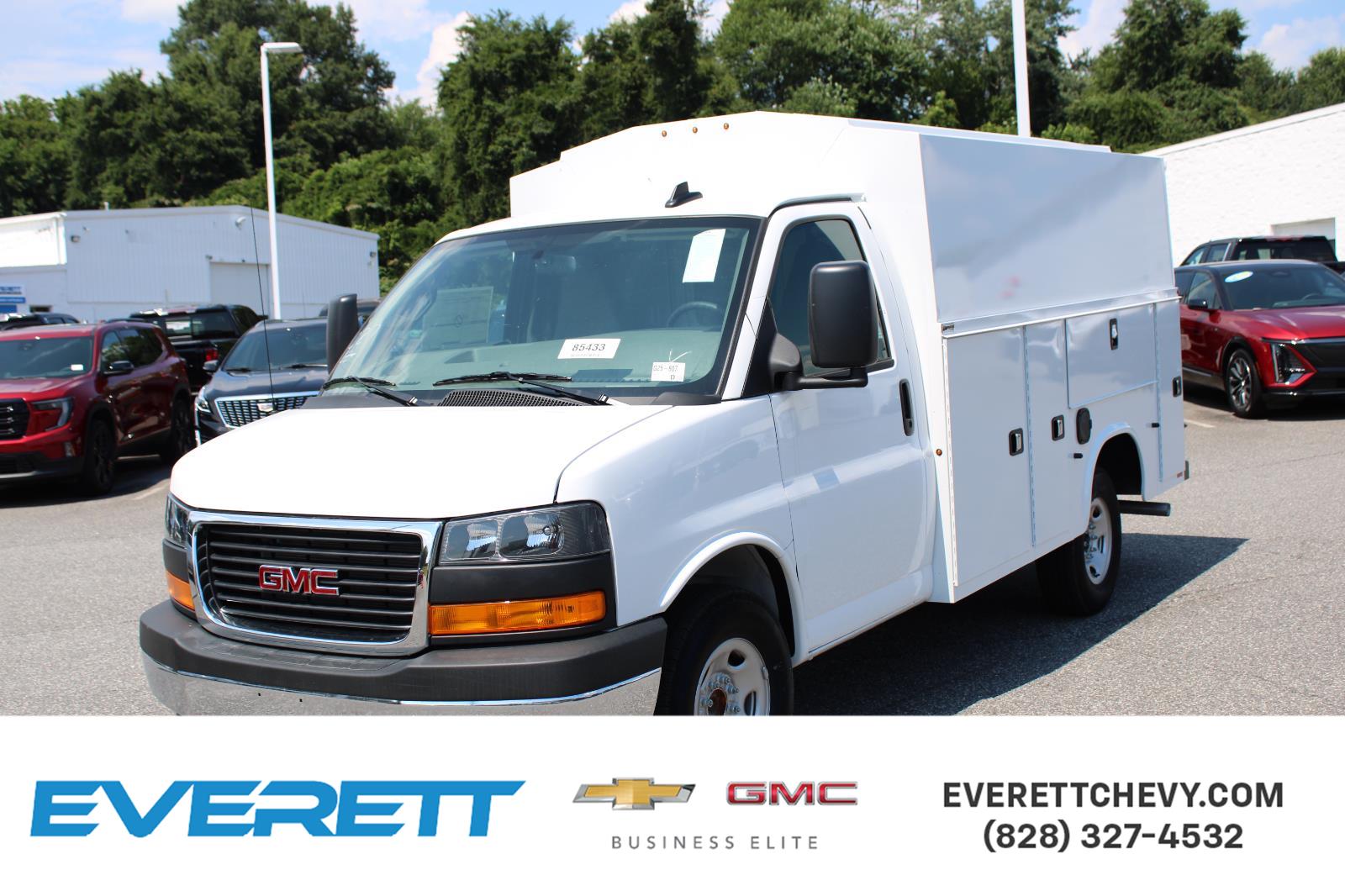 2025 GMC Savana Commercial Cutaway 
