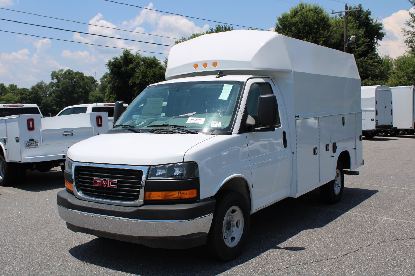 2025 GMC Savana Commercial Cutaway 