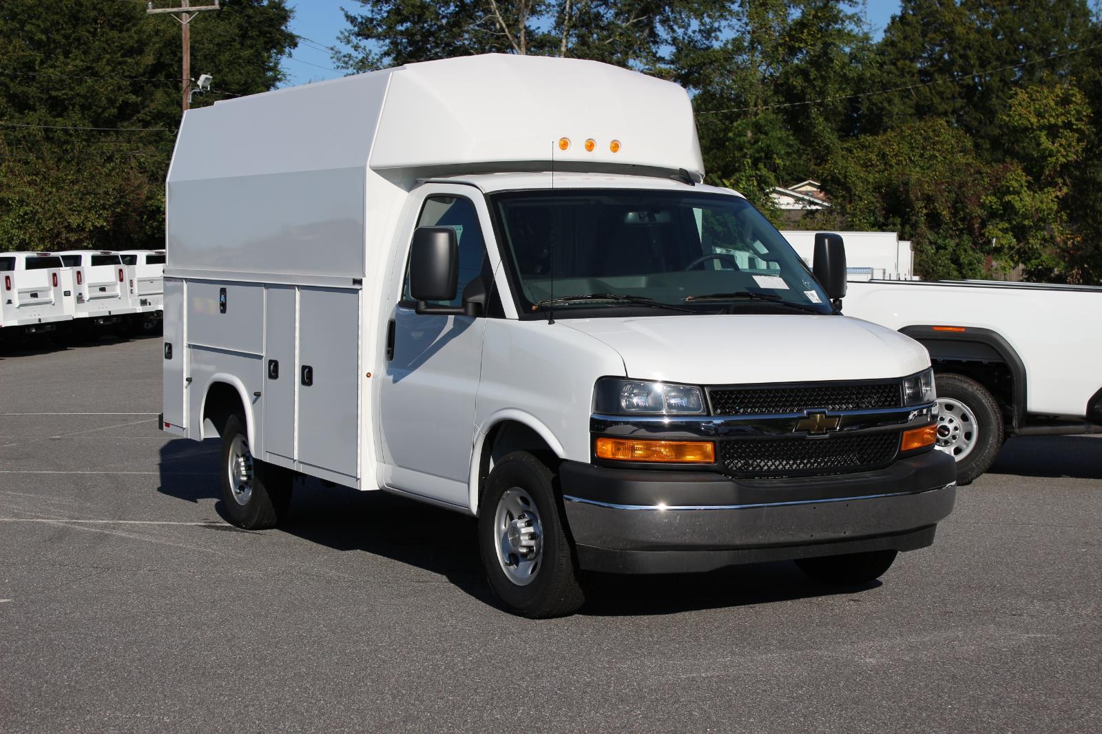 2025 Chevrolet Express Cutaway Work Van