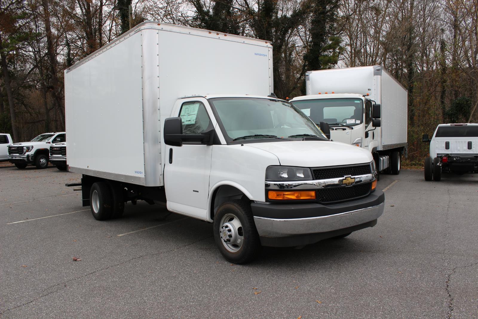 2025 Chevrolet Express Cutaway Work Van