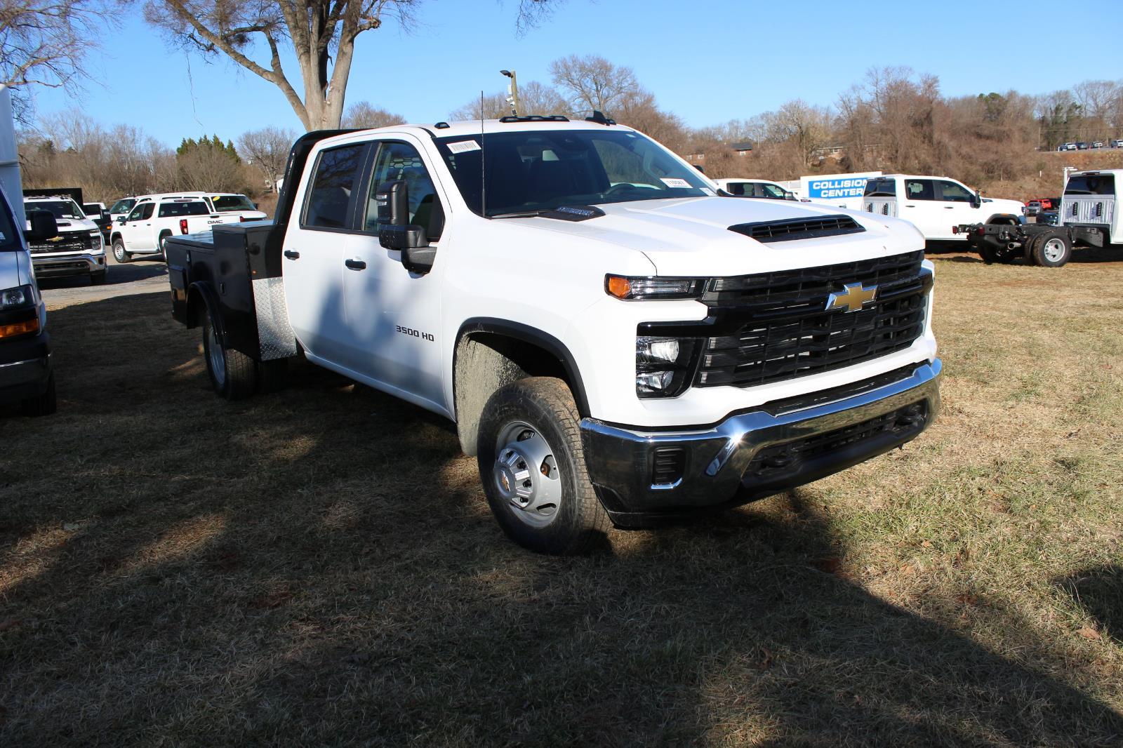 2026 Chevrolet Silverado 3500HD CC Work Truck
