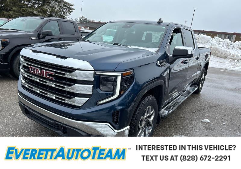 2023 GMC Sierra 1500 SLE Crew Cab 4WD Azul (Pacific Blue Metallic) Camioneta Todo terreno 8 velocidades Automática